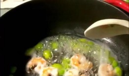 快餐店蒸蛋爆料视频播放,视频播放量惊人，网友热议不断